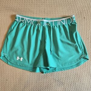 Underarmour athletic shorts